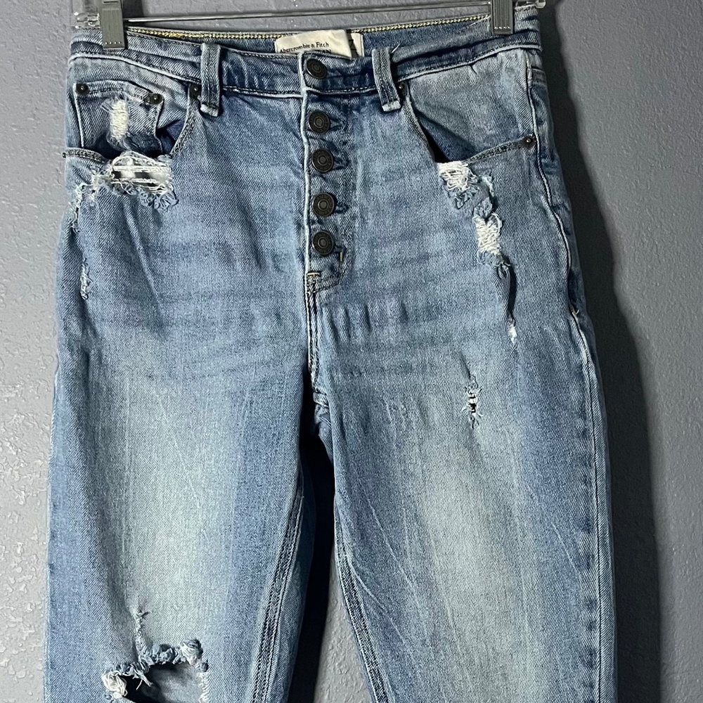 Abercrombie & Fitch Mom Jeans Womens 27/4s Short Distressed Frayed Hem High Rise